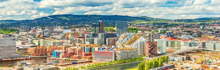 Wunderschönes Stadtbild von Oslo an einem Sommertag.