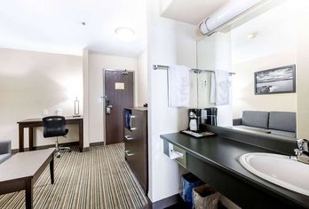 Hotel, Super 8 by Wyndham Truro NS