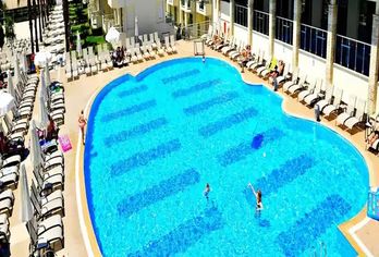 Hotel, Dream Family Club