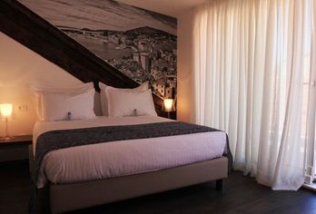 Hotel, Azur Palace