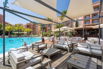 Hotel, Ama Islantilla