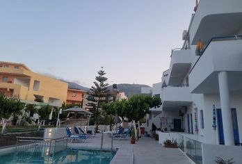 Hotel, Leonidas Studios & Apartments