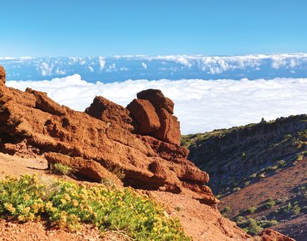 Blick auf schroffe Felsen La Palma
