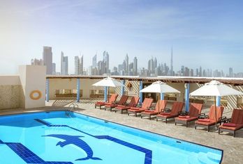 Hotel, Jumeira Rotana