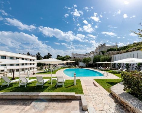 Vittoria Resort Pool & Spa-0