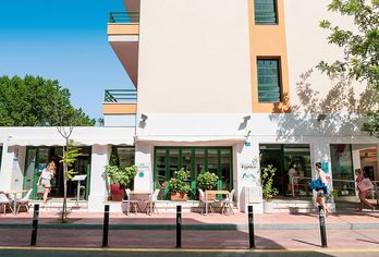 Hotel, Hotel Rosales