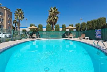 Holiday Inn Express Bakersfield