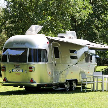 Camping Adria Urlaub Wohnwagen auf dem Platz Camping Ca'Savio