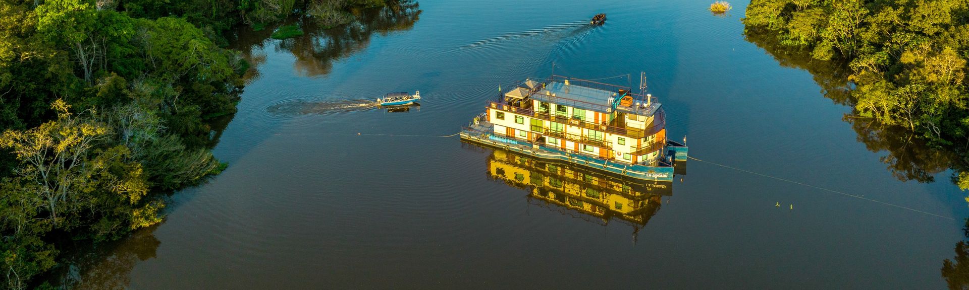 MS Jangada mitten auf dem Amazonas