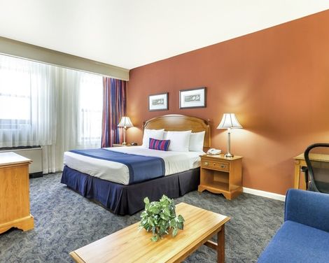 Ramada by Wyndham Jersey City-3