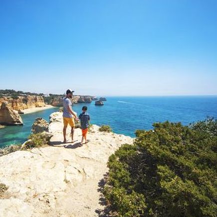 Wohmobiltour Portugal Vater und Sohn
