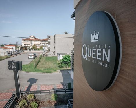 Elizabeth Queen Luxuxy Rooms-3