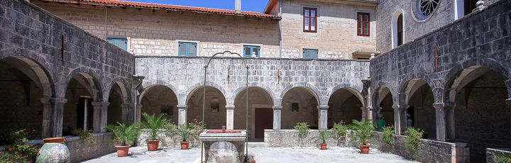 Blick in den Innenhof des Klosters Kosljun.