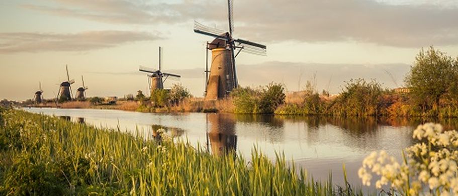 Holland Fluss Windmühlen