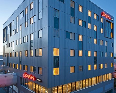 Hampton by Hilton London Gatwick Airport-2