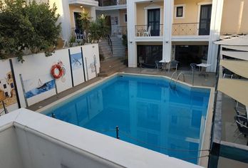 Hotel, Renia Studios