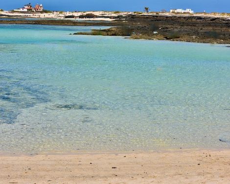 Esmeralda Cotillo Homes by LIVVO-0