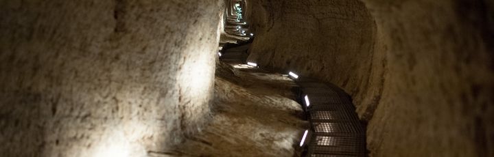 Düsterer Tunnel von Eupalinos.