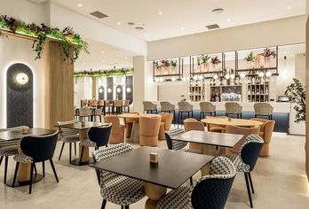 Hotel, Hotel ILUNION Les Corts