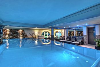 Hotel, Königshof Hotel Resort