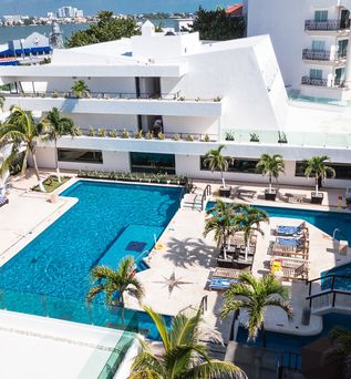 Flamingo Cancun Resort