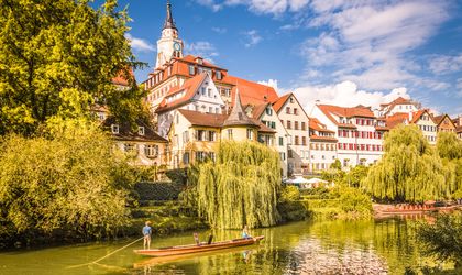 Städtereise: Heidelberg & Co. Stadtansicht Tübingen mit Fluss