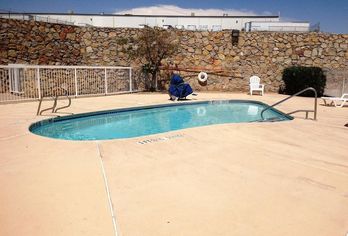 Hotel, Motel 6 El Paso, TX - Southeast