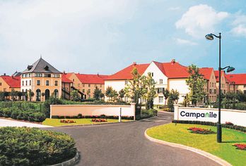 Hotel, Campanile Val de France