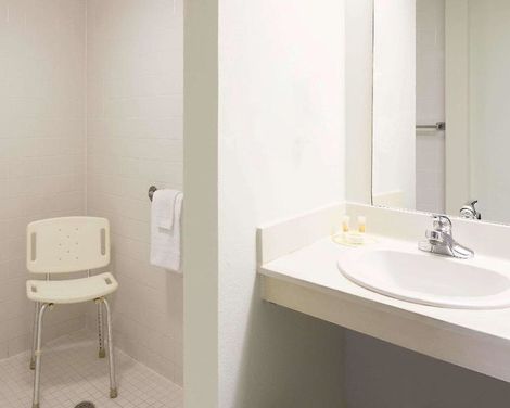Days Inn by Wyndham Crystal River-0