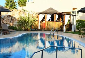 Hotel, Semiramide Palace