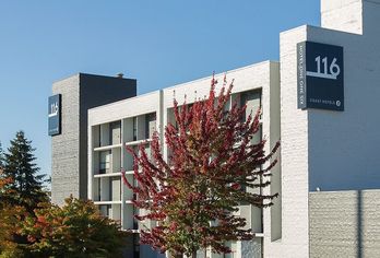 Hotel, Hotel 116, a Coast Hotels Bellevue