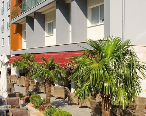 Hotel Plaža Omiš-0