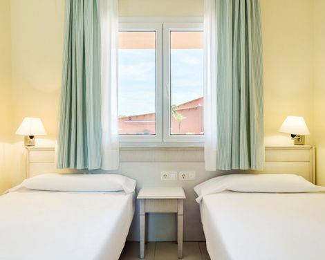 Aparthotel ILUNION Sancti Petri-0