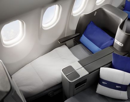 Businessclass Sitze im Flugzeug der Discover Airlines
