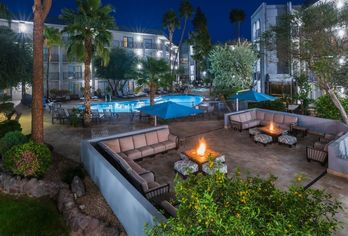 Hotel, Holiday Inn & Suites Phoenix Airport North
