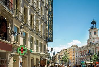 Hotel, Moderno