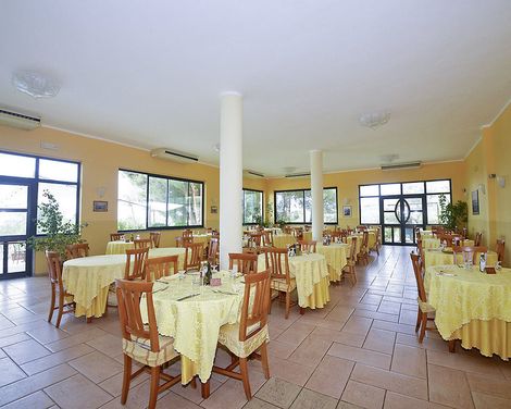 Hotel Villaggio Pineta Petto Bianco-3