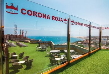Hotel, Corona Roja