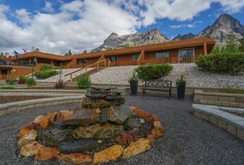 Hotel, The Crossing