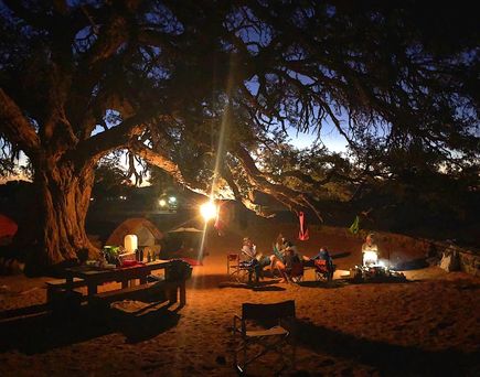 Camping bei Nacht