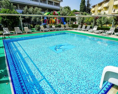 Catty Cats Garden Hotel-1