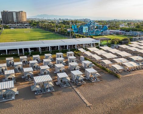 Nirvana Cosmopolitan-2