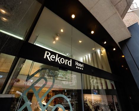 Atenea Rekord Suites-3