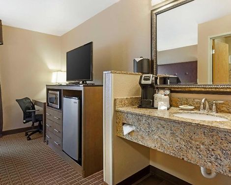 Best Western Plus Yakima Hotel-4