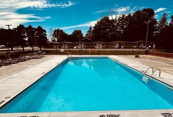 Ramada by Wyndham Gananoque Provincial Inn