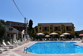 Hotel, Oula Maisonettes