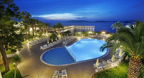 Le Bleu Hotel & Resort