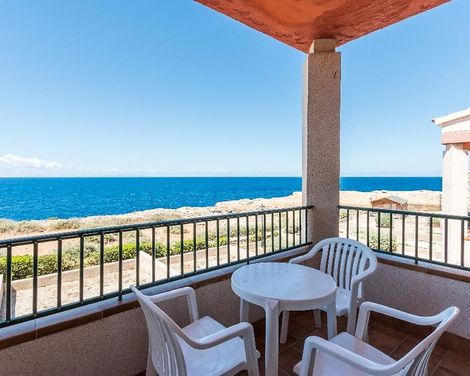 Apartamentos Moon Dreams Cabo de Baños-4