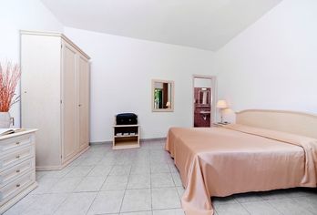 Hotel, Parco delle Agavi