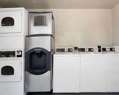 Travelodge by Wyndham Orlando Lake Buena Vista South-3